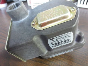 BARKSDALE D2T-M18SS-L6 TRANSAMERICA DELAVAL PRESSURE SWITCH - NEW SURPLUS - Picture 1 of 8