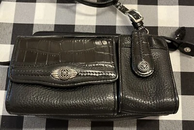 Bolso Bandolera de Cuero Negro Brighton de Colección Cartera con Cocodrilo en Relieve 🐊 Foto 1 de 4