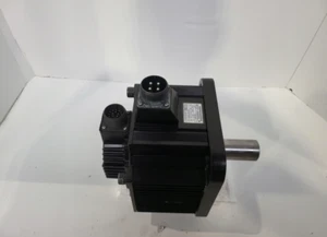 ♕♕♕  YASKAWA SGMGH-20A5A2S SERVO MOTOR 1.8 kW 16.7 A 200V UPS ♕♕♕ - Picture 1 of 2
