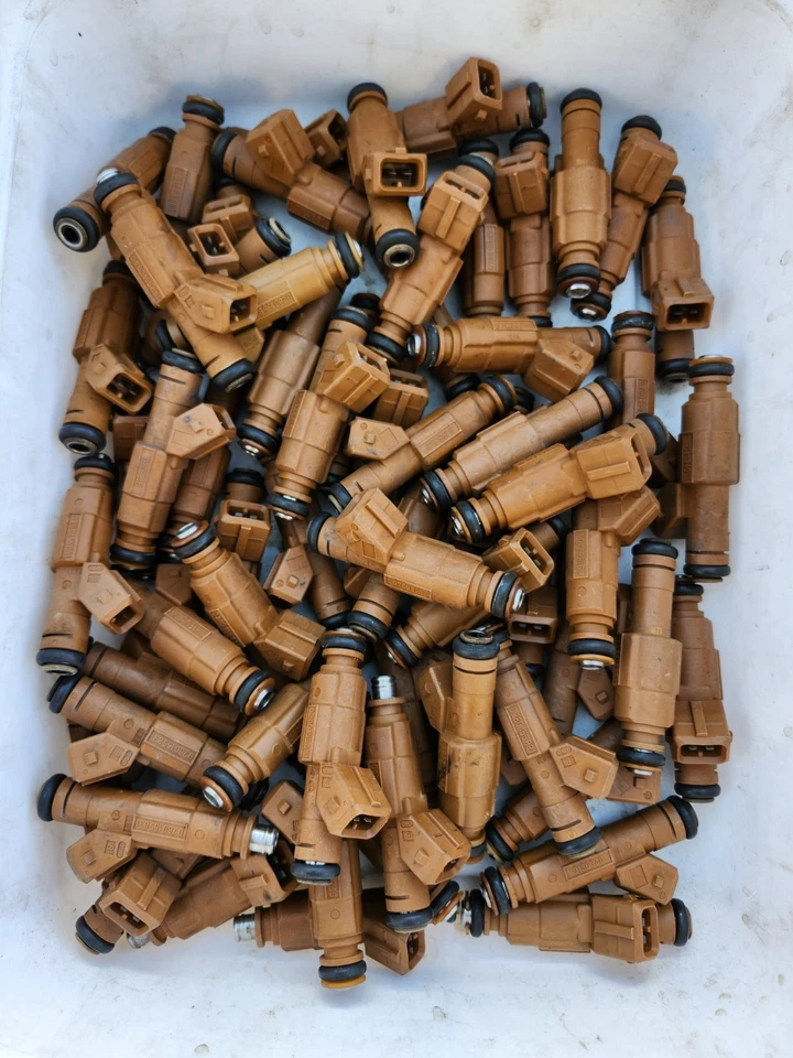 Núcleos inyectores de combustible Bosch 1998-2009 Volvo C70 S60 S70 V70 XC70 XC90 2,4 L 2,5 L Foto 1 de 1