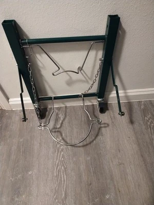 coleman leg assmbly 99952091 (9995A series) for propan tank - Image 1 of 2