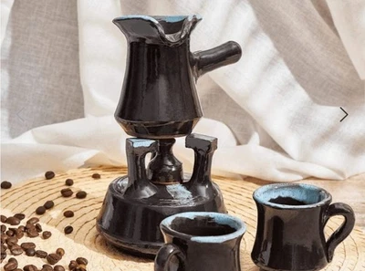 Juego de cerámica hecho a mano - Estufa Spirit, cafetera y 2 tazas  Foto 1 de 2