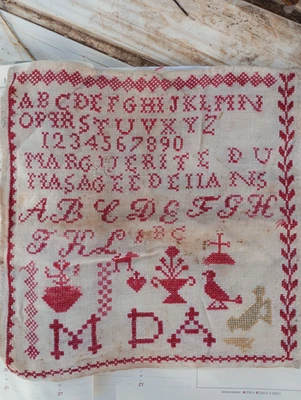 ancien abécédaire broderie rouge années 1910 20 - Photo 1/4