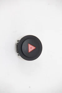 Warnblinkschalter Toyota AYGO 2 B4 15B424 01-2015 - Foto 1 di 3