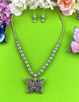 Juego de Collar Colgante Mariposa - Mariposa 3D, Cuentas y Pendientes Howlita Azul Foto 1 de 4