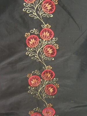 Beacon Hill, Tennille, Bordado Floral, Remanente de Tela, Varios Colores Foto 1 de 3