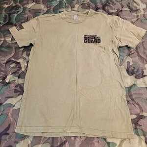 Camiseta verde oliva de la Guardia Nacional de Wisconsin - talla mediana 100 % algodón - Imagen 1 de 8