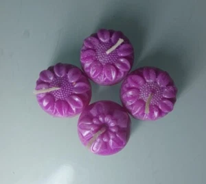 10 Mini floating flower shape candles purple color scented 2 hours burning - Picture 1 of 7