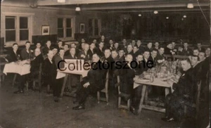 Tarjeta postal con foto real del personal de Hull Reckitts en la cena sin publicar - Imagen 1 de 2