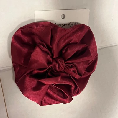 Corbata Free People Jumbo Hair Scrunchie Granate Sedoso NUEVA CON ETIQUETAS PRECIO DE VENTA SUGERIDO POR EL FABRICANTE $24 Foto 1 de 4