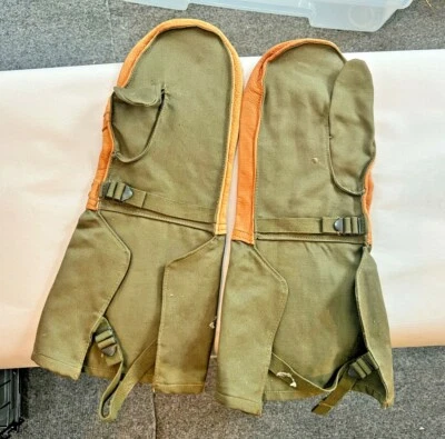 Par de guantes de caza vintage de lona y cuero verde militar Foto 1 de 2