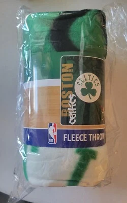 Флисовое одеяло для взрослых NBA Boston Celtics — 50 x 60 дюймов — жесткие удары — новое - Изображение 1 из 4