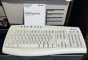 Microsoft Ps2 Clicky Internet Keyboard w/ Software CD - Picture 1 of 5