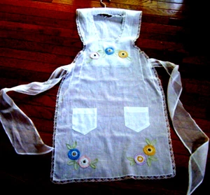 Vtg Farmhouse Full Bib Apron 30s-40s appliqued flowers fabric voile hand done - Picture 1 of 9