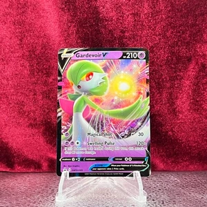 Gardevoir V - SWSH105 - SWSH: Sword & Shield Promo Cards (SWSD) - Picture 1 of 2