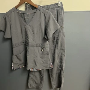Vera Bradley Gray 3 Pc Set Small Scrub Top, Zip Jacket And Petite Small Pants - Picture 1 of 19