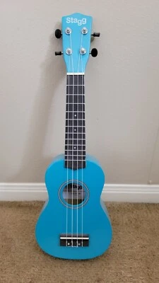 Ukelele soprano Blue Stagg serie camaleón Foto 1 de 4
