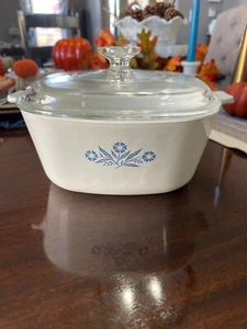 Vintage Corning Ware Blue Cornflower P-2 1/2-B Casserole Dish w/ Pyrex Lid - Picture 1 of 10
