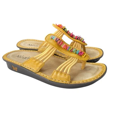ALEGRIA PISA 凉鞋 皮革 坡跟鞋 尺码 39 US 8.5 / 9 黄色串珠丁字裤 — 第 1/4 张图片
