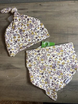 围兜和帽子,现代时刻 Gerber Bandana Bib 制作 ~ 花卉 — 第 1/4 张图片