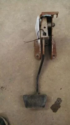 Jeep TJ Wrangler OEM Automatic Transmission Brake Pedal Assembly 2006 5003 - Image 1 of 4