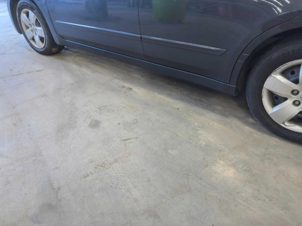 Driver Side ALTIMA    2008 Rocker Panel Moulding 681546 Foto 1 de 1