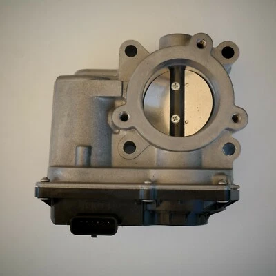 RENAULT (PIÈCE D'ORIGINE AUTHENTIQUE) Renault Megane III - 3 RS boitier papillon neuf origine 8200793841 161205437R