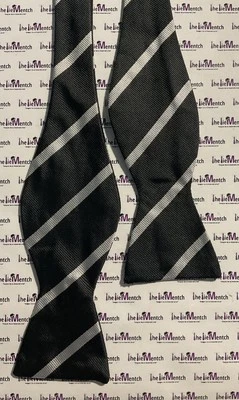 Pajarita Brooks Brothers negra con diseño de rayas blancas (nueva-defectos menores) Foto 1 de 2