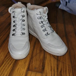 Vionic Leather Lace-Up Wedge Boots Jordy Cream Sz 8 - Picture 1 of 8