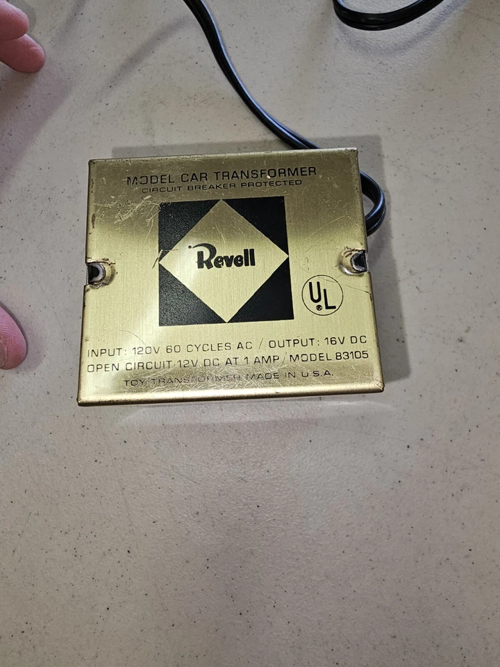 REVELL MODEL CAR TRANSFORMER UL 83105 - Image 1 of 1