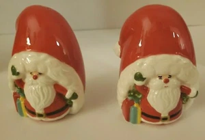 NEW Martha Stewart Collection Christmas Santa Hat Salt Pepper Shakers - Imagen 1 de 6