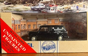 CORGI 97772 Morris Mini Van Burberrys of London with unpainted figures - Picture 1 of 5