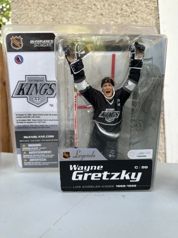 LA Kings Wayne Gretzky NHL Legends McFarlane Series 1 Black Jersey Cover