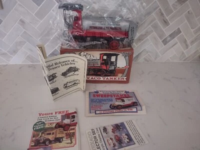 VINTAGE Diecast Metal ERTL Collectibles 1910 Mack Texaco Tanker Coin Bank /Box - Image 1 of 3