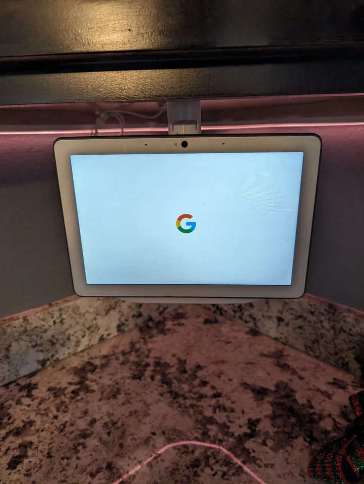 Montaje debajo del gabinete Google Nest Hub Max impreso en 3D - Soporte de pantalla de cocina Foto 1 de 4