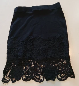 ROCK Haute Monde formell bestickt schwarz Blumen Spitzendesign Damen Large GEBRAUCHT - Bild 1 von 7