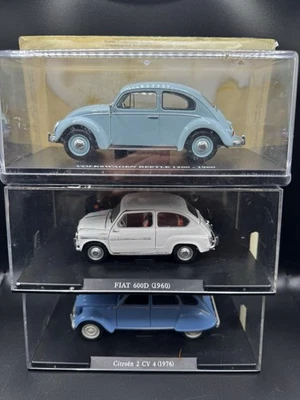 Lotto Auto vintage 1/24 Fiat 600, vw 1200 e 2cv Citroen scala 1/24 con teche box - Immagine 1 di 4
