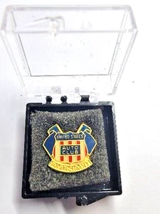 Spilla cappello bavero distintivo partecipante Auto Club Stati Uniti vintage in custodia - Foto 1 di 1
