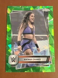 2025 Topps Chrome WWE RAW Katana Chance Sapphire Green Refractor 5/75 #199 - Bild 1 von 2