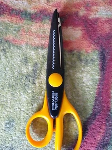 Fiskars Paper Edgers Craft Scissors . New. No  Pkg. Aztec Pattern - Picture 1 of 1