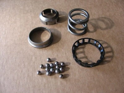 👉OEM GM TILT STEERING COLUMN PARTS UPPER BEARING KIT --G-BODY-CHEVY-BUICK-OLDS- - Image 1 of 4