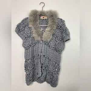 Love Token Gray Wool Blend 3D Flowers Crochet Top With Fox Fur Collar Sz XL LN - Picture 1 of 8