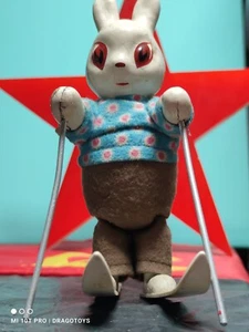 VINTAGE BUNNY HARE ICE SKATING RABBIT SKI CHAMP WIND UP TOY 60's USSR CCCP KEY - Picture 1 of 23