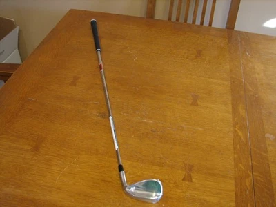 NEW TAYLOR MADE 52 DEGREE WEDGE   35.5"  RH  CHROME SHAFT - Image 1 of 4