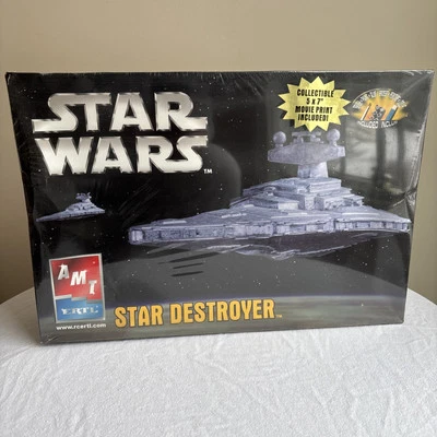 2005 AMT ERTL Star Wars STAR DESTROYER Model Kit w/ Collectible 5x7 Movie Print - Image 1 of 4