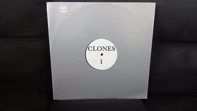 Kraftwerk vs Clones - Robots/Computers HOUSE WHITE LABEL REMIX 12" VERY RARE! - Imagem 1 de 2