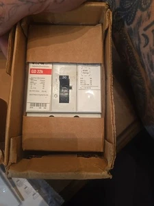 Eaton GHB3030 Interruttore automatico 3 poli 30 Ampere 480 V - Nero - Foto 1 di 3