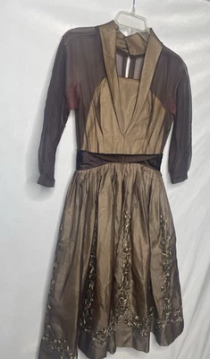 Vestido Vintage Ajuste y Acampanado Cuello Retrato Bordado Tafetán - SIN ETIQUETA TALLA Foto 1 de 4