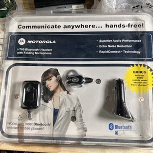 Motorola H700 Bluetooth Headset w/ Folding Microphone NEW OLD STOCK - Picture 1 of 2