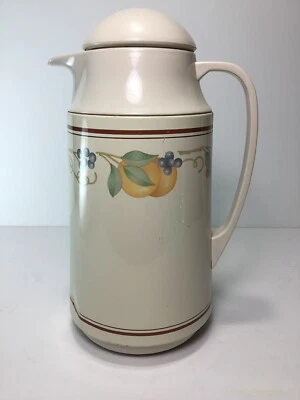 Mayordomo de café Corning Thermique forrado de vidrio vintage con tapa atornillada fruta Foto 1 de 4